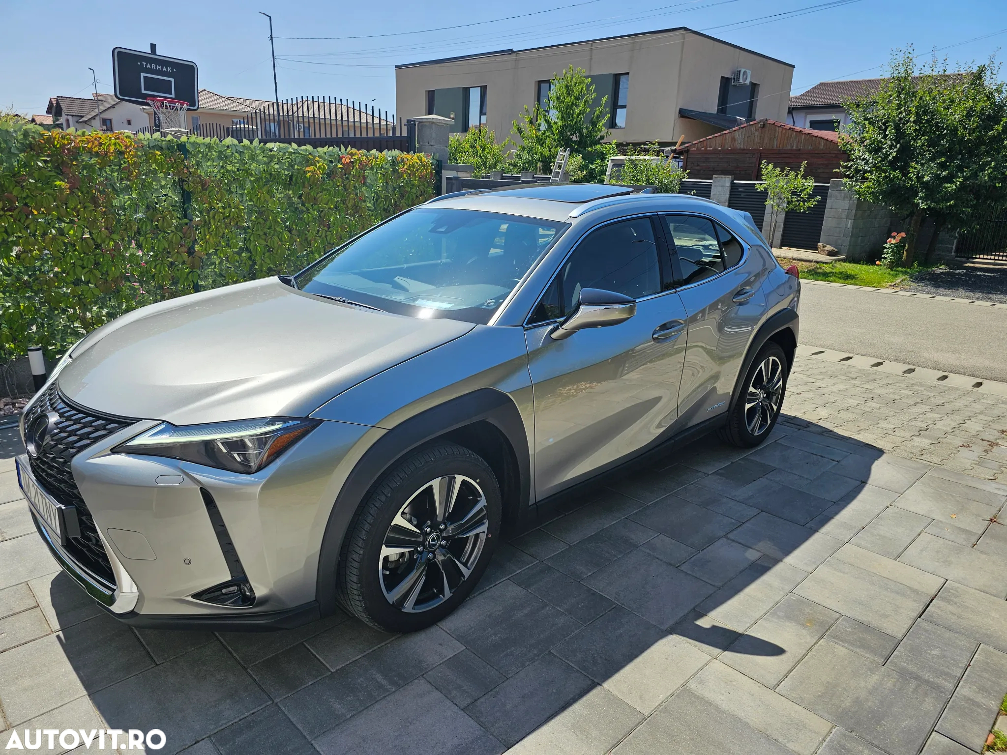 Lexus UX 250h Luxury Line - 11