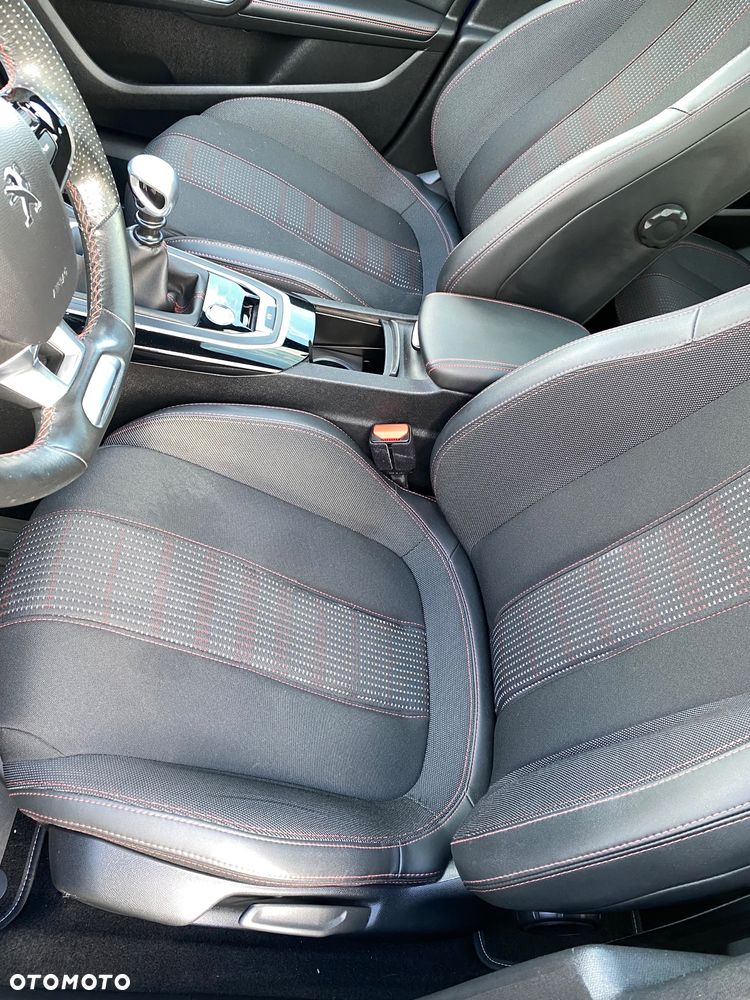 Peugeot 208 1.2 PureTech GT Line S&S - 8