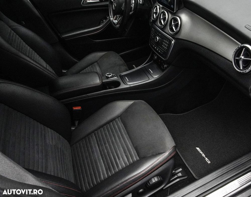 Mercedes-Benz CLA - 12