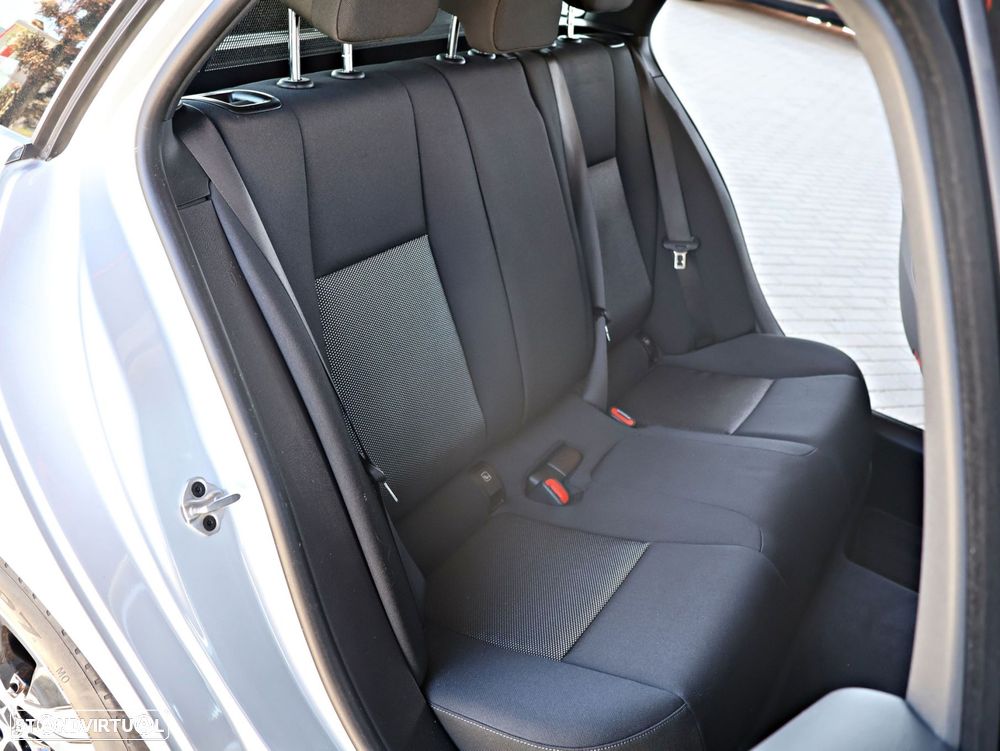 Mercedes-Benz C 200 d Avantgarde - 28