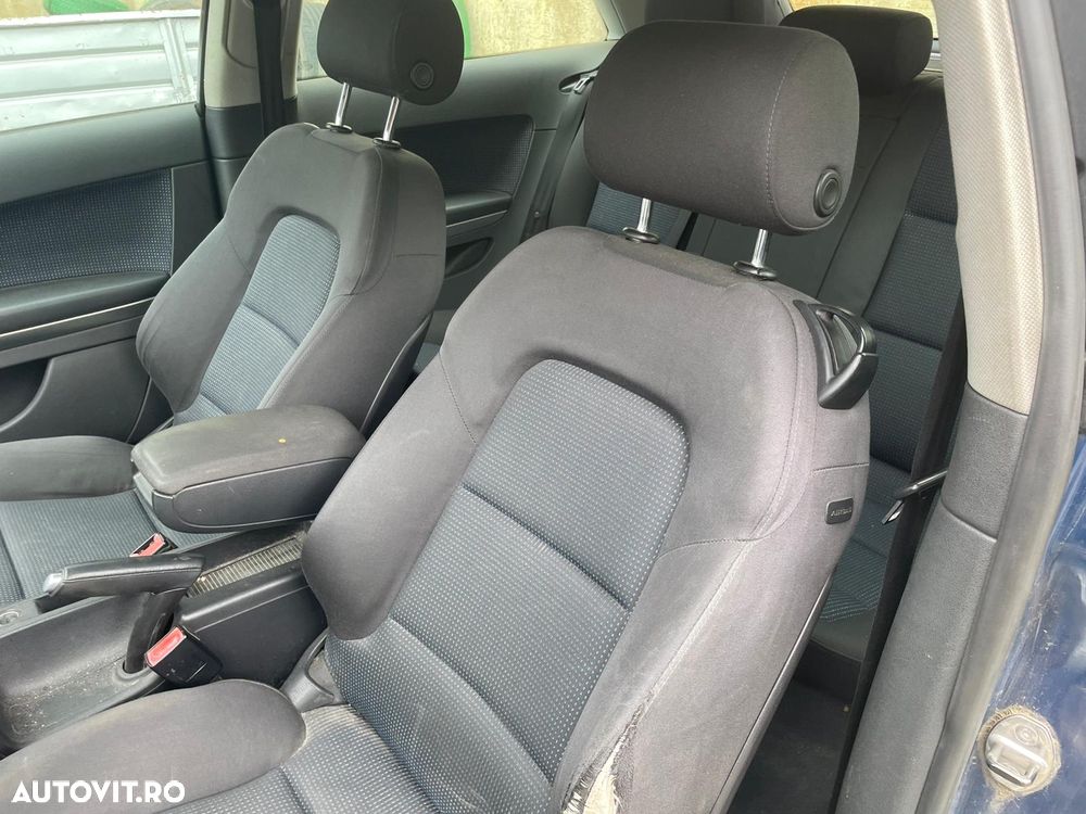 Audi A3 2.0 TDI DPF Ambiente - 28