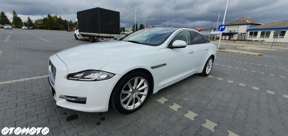 Jaguar XJ 3.0 D V6 LWB Portfolio - 10