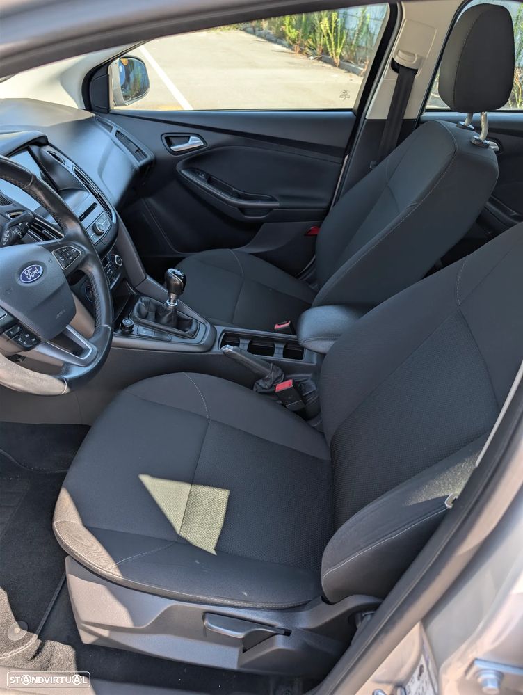 Ford Focus SW 1.0 EcoBoost S&S TITANIUM DESIGN — fotografia 8