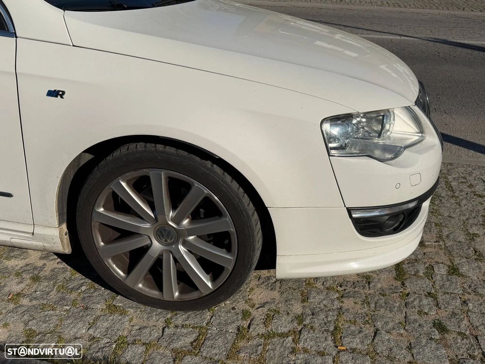 VW Passat 2.0 TDI DPF R-Line Edition - 4