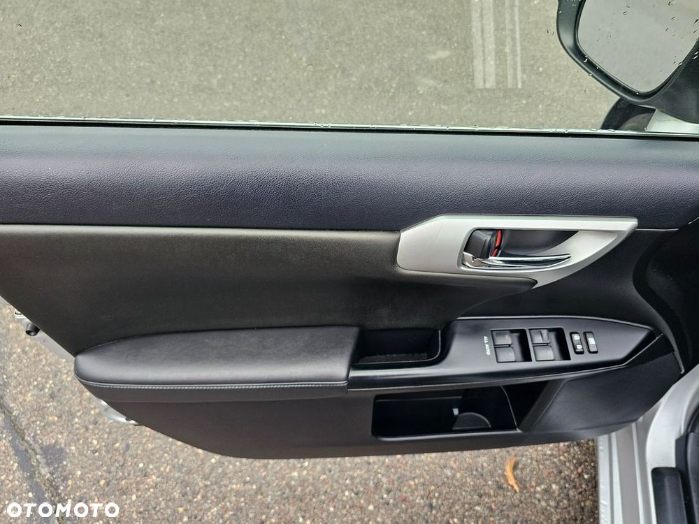 Lexus CT 200h F Sport Edition - 29