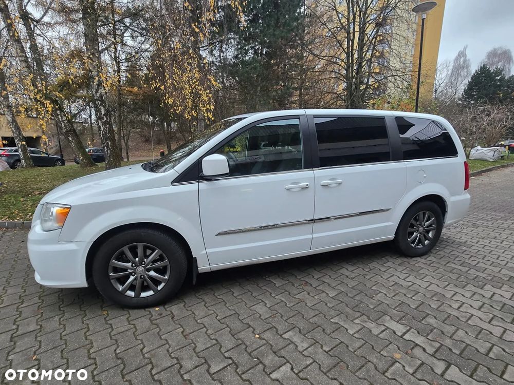 Chrysler Town & Country 3.6 Limited - 9