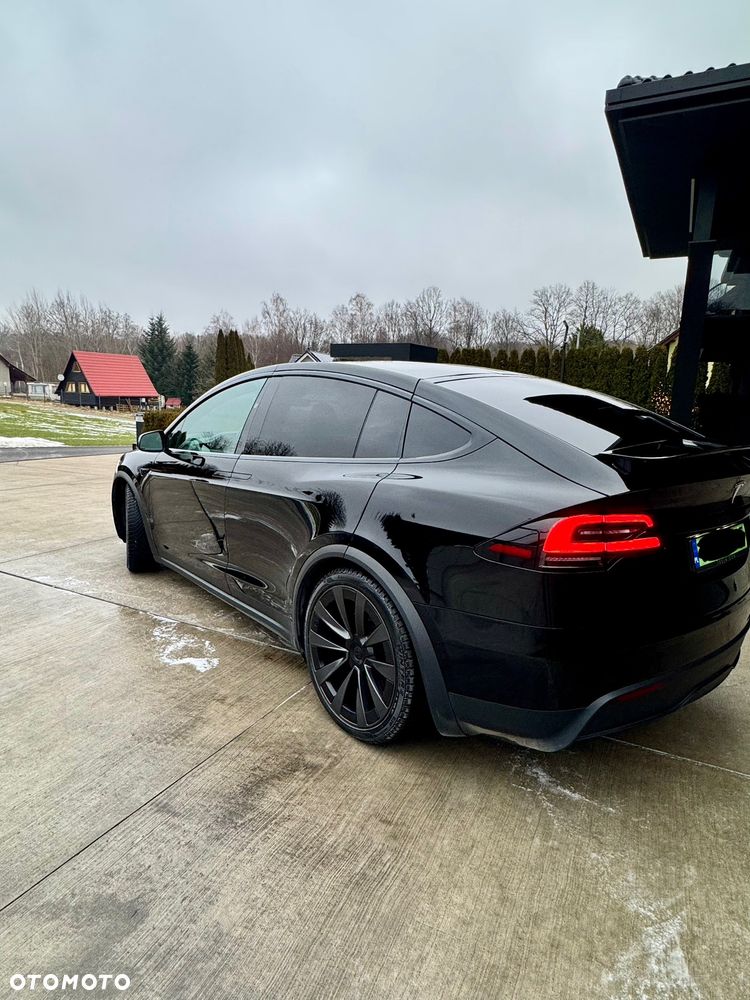 Tesla Model X - 7