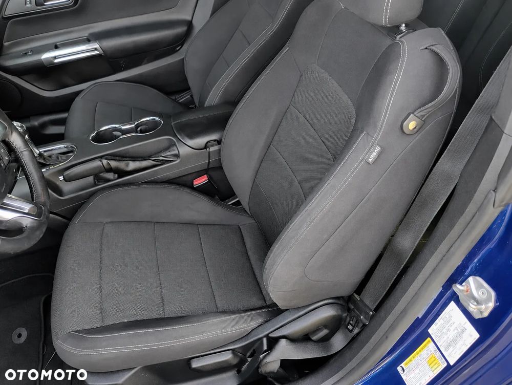 Ford Mustang 3.7 V6 - 8