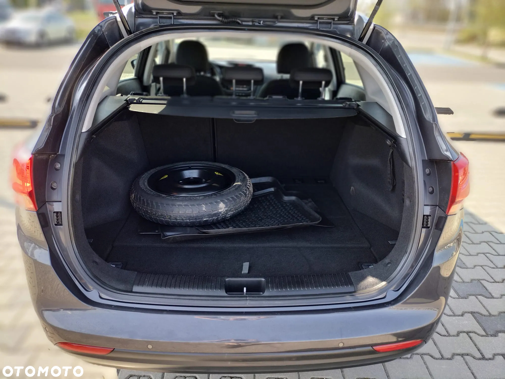 Kia Ceed 1.6 CRDi 128 Fifa World Cup Edition - 37