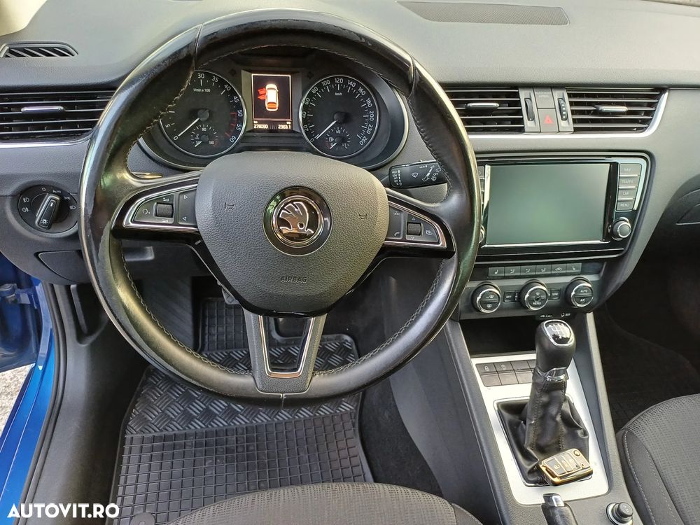Skoda Octavia 2.0 TDI STYLE - 8