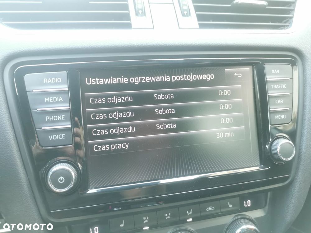 Skoda Octavia 2.0 TDI DSG RS - 23
