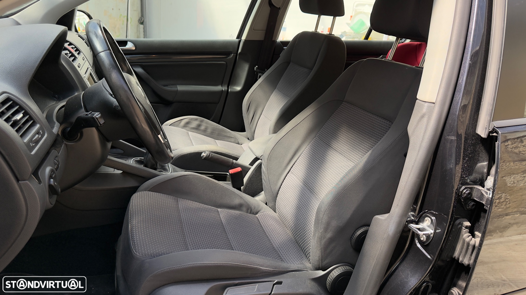 VW Golf 2.0 TDi GT Sport - 16