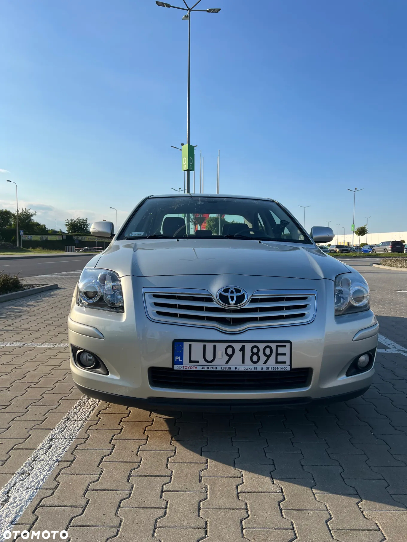 Toyota Avensis 1.8 VVT-i Sol - 2