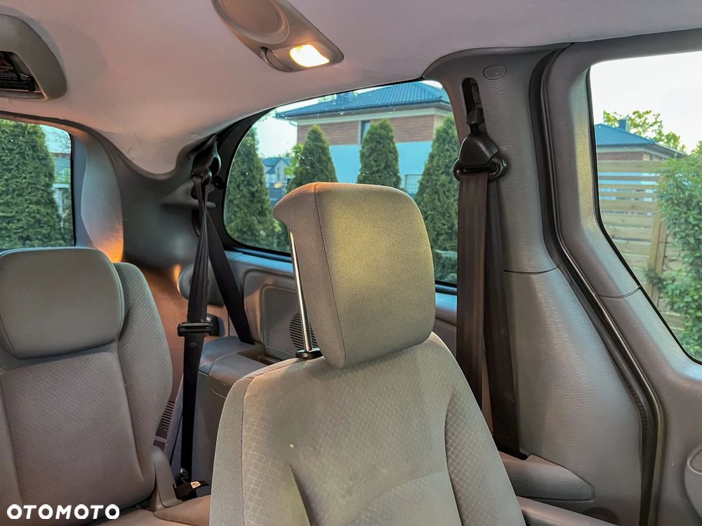 Chrysler Grand Voyager 2.8 CRD SE S&G - 29