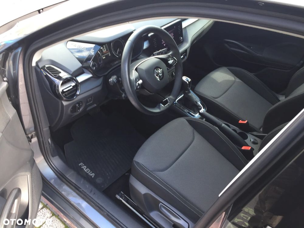 Skoda Fabia 1.0 TSI Ambition DSG - 7