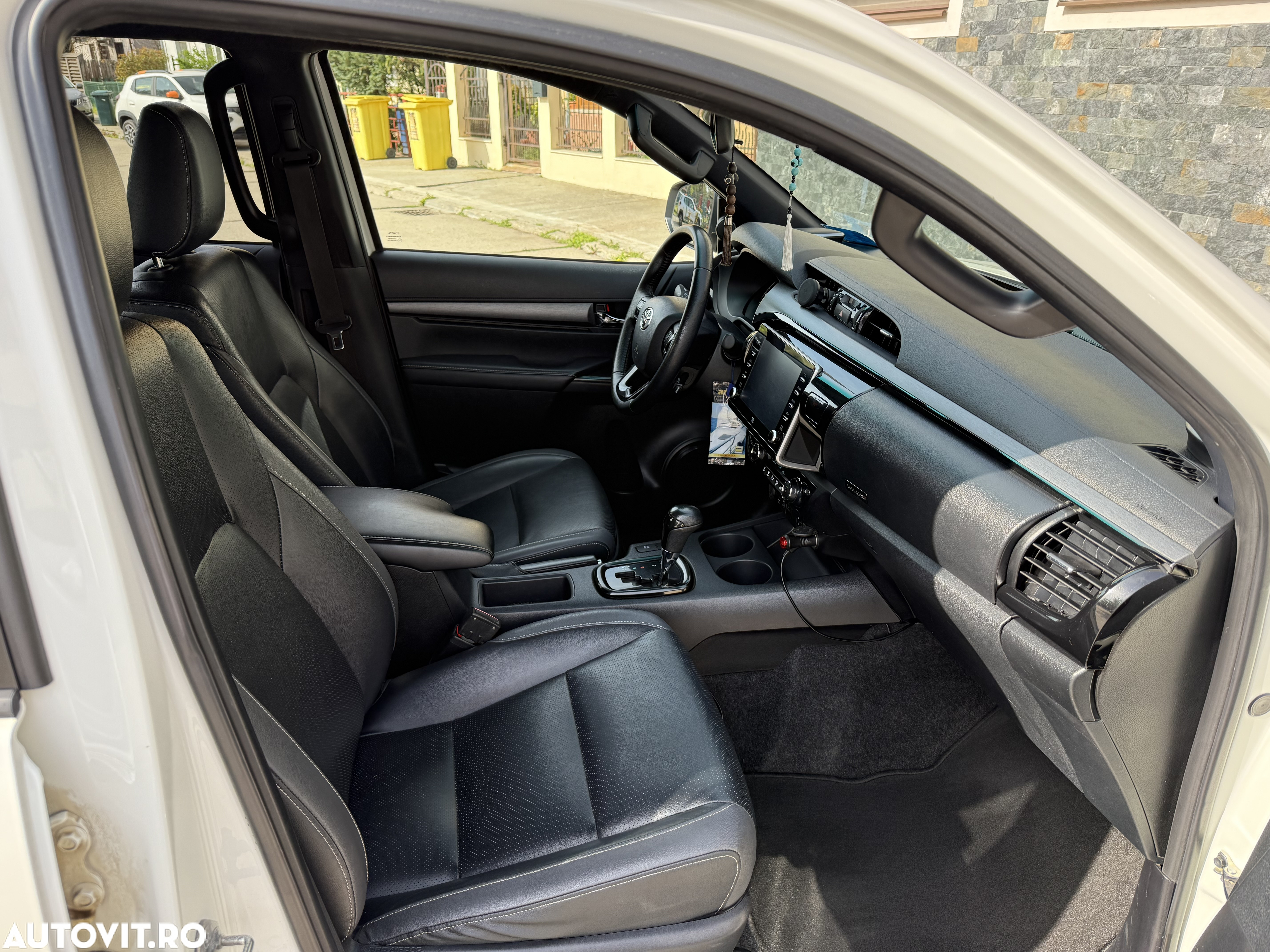 Toyota Hilux 2.8D 204CP 4x4 Double Cab AT Executive Color Edition - 10