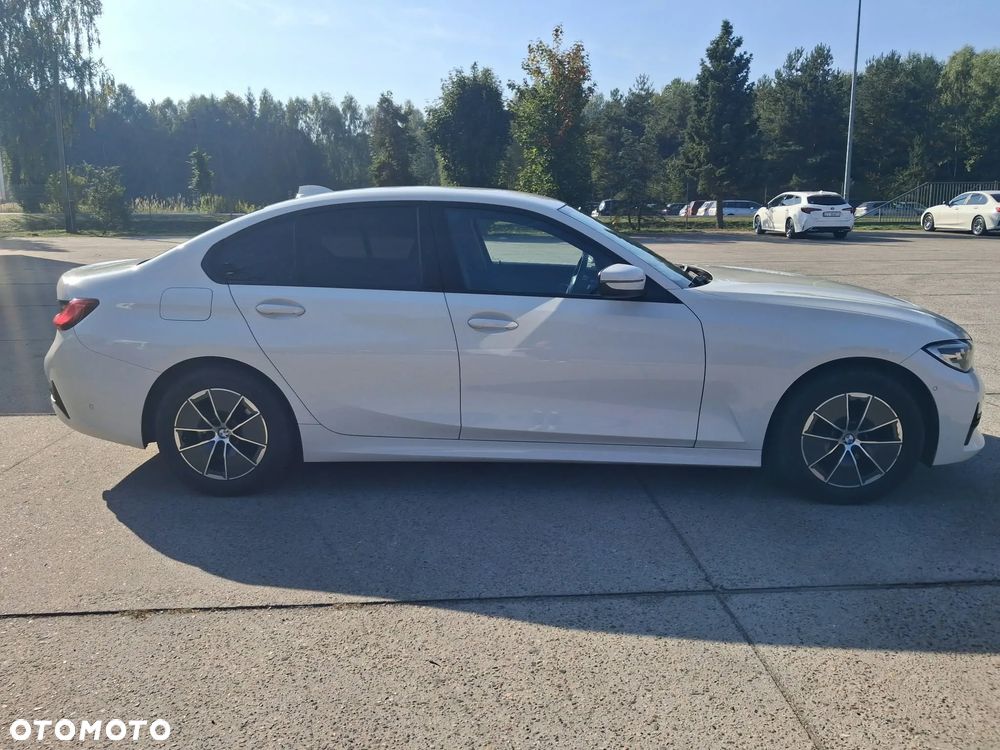 BMW 318I 2020 photo 3