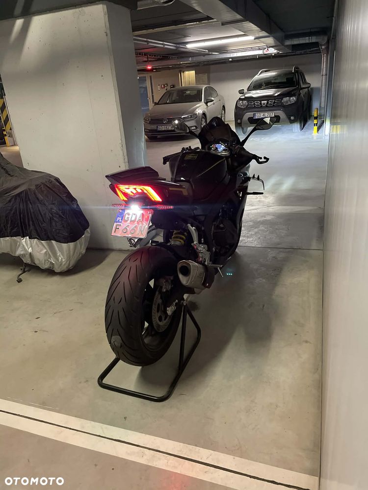 QJMOTOR SRK 800RR - 2
