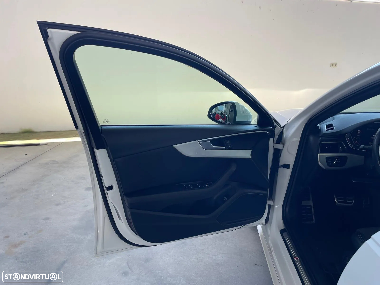 Audi A4 2.0 TDI S-line S tronic - 30