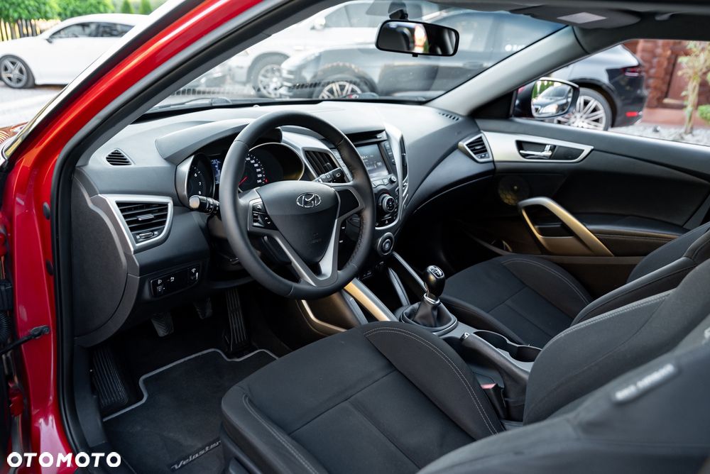 Hyundai Veloster 1.6 Premium - 17