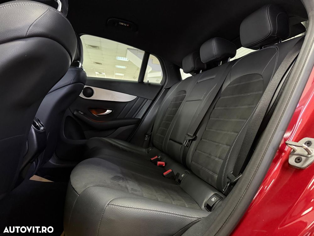 Mercedes-Benz GLC Coupe 200 4Matic 9G-TRONIC AMG Line - 16