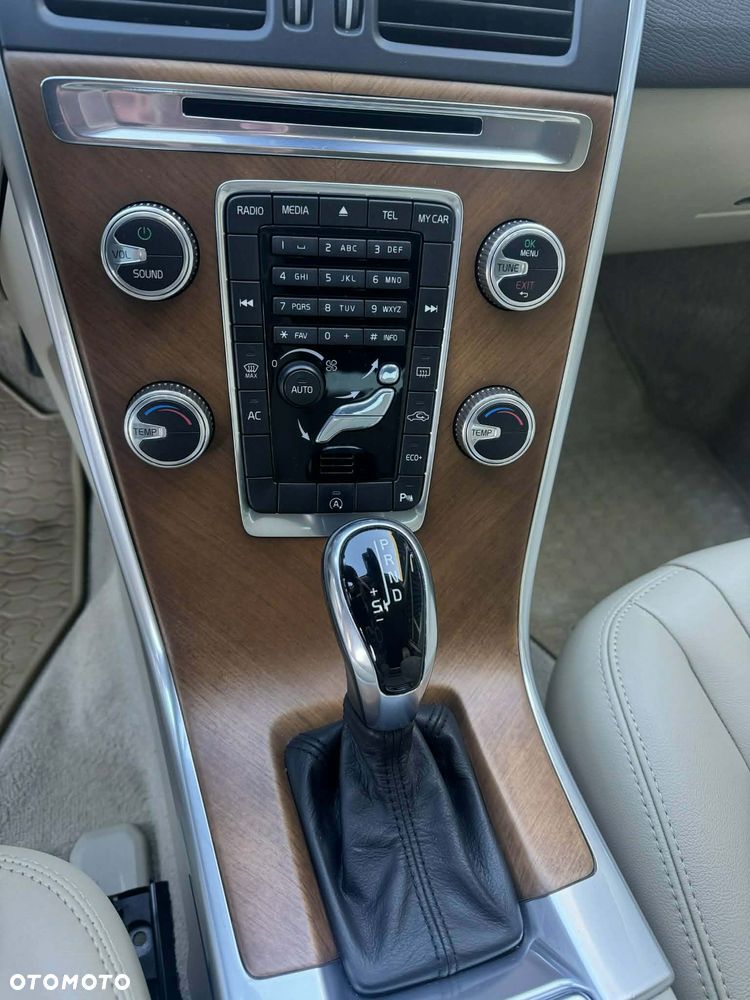 Volvo XC 60 D4 Drive-E Momentum - 21