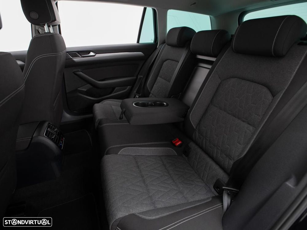 VW Passat Variant 2.0 TDI Business DSG - 10