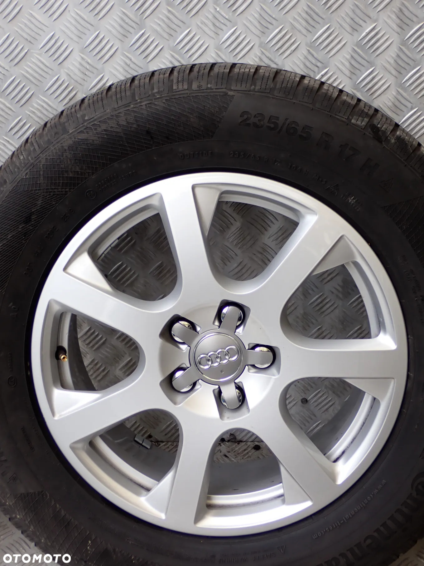 KOŁA FELGI ALUMINIOWE AUDI  7JX17  ET 37  5X112  8R0601025E Z OPONAMI ZIMA 235/65/17 1700 ZŁ - 5