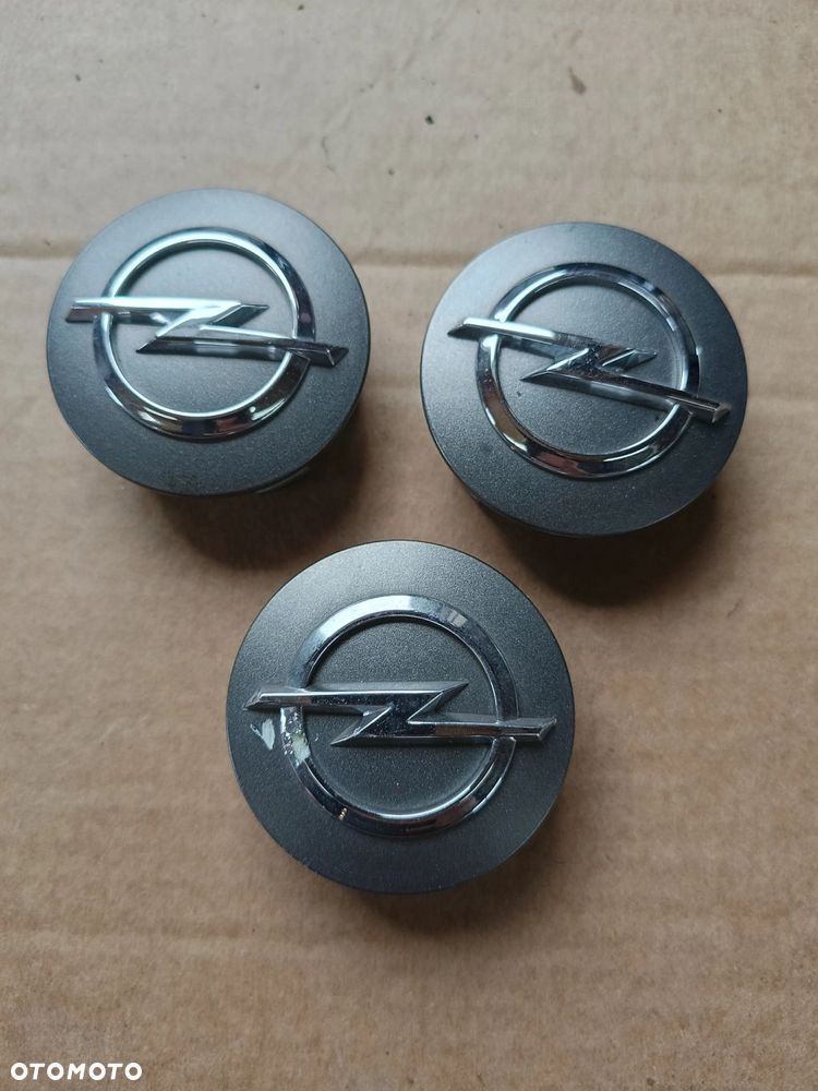 . Adam kapsel dekiel felgi Corsa D Opel - 1