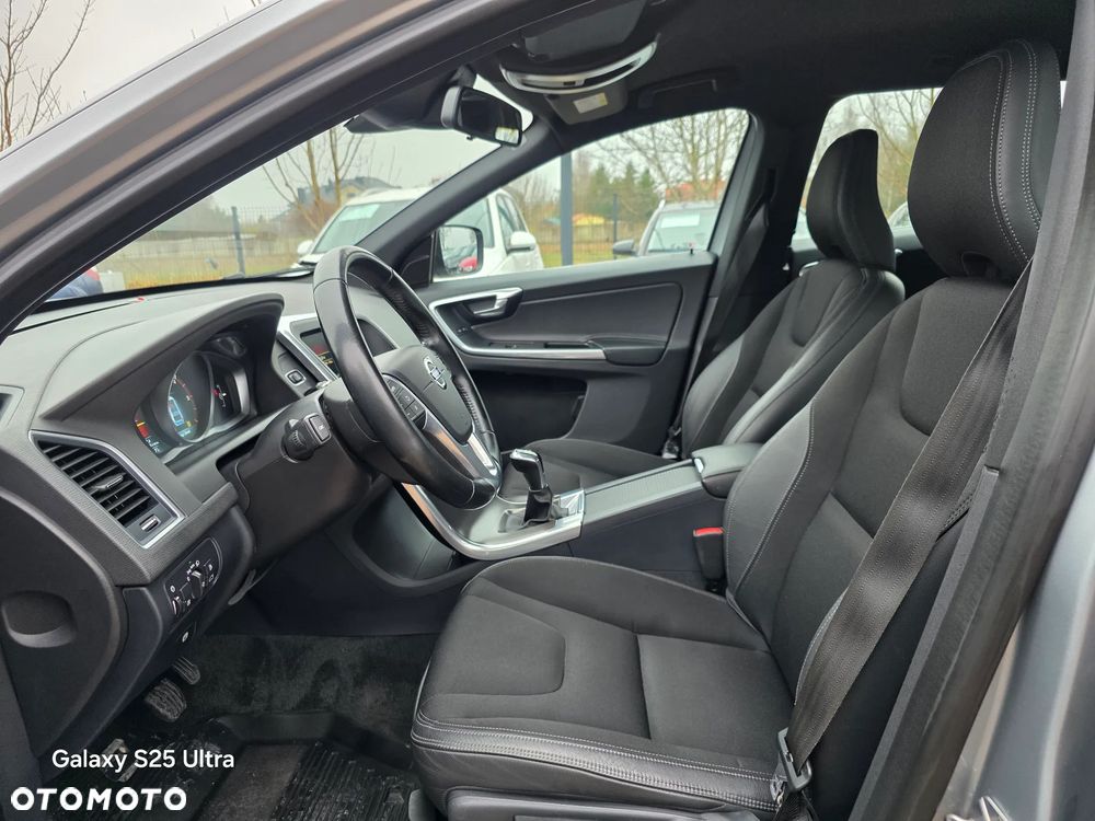 Volvo XC 60 D4 Momentum - 23