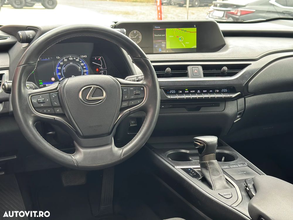Lexus UX 250h Business Edition - 13