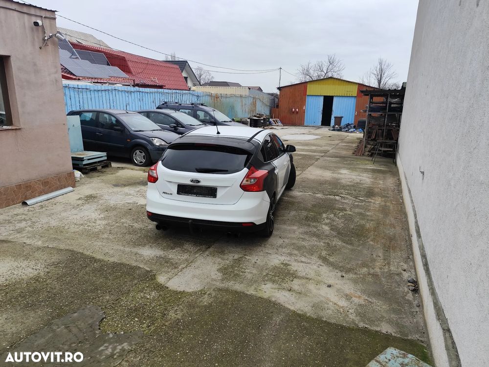 Ford Focus Turnier 1.6 Ti-VCT Champions Edition - 16