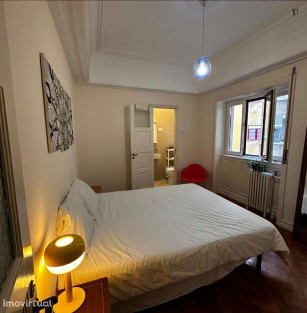 Quarto - localizado em Santo Ildefonso Porto - Grande imagem: 3/19