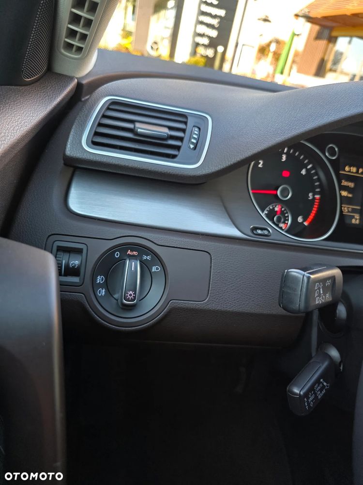 Volkswagen Passat 2.0 TDI Comfortline DSG - 18