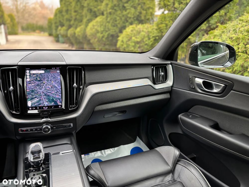 Volvo XC 60 B4 D AWD Geartronic RDesign - 24