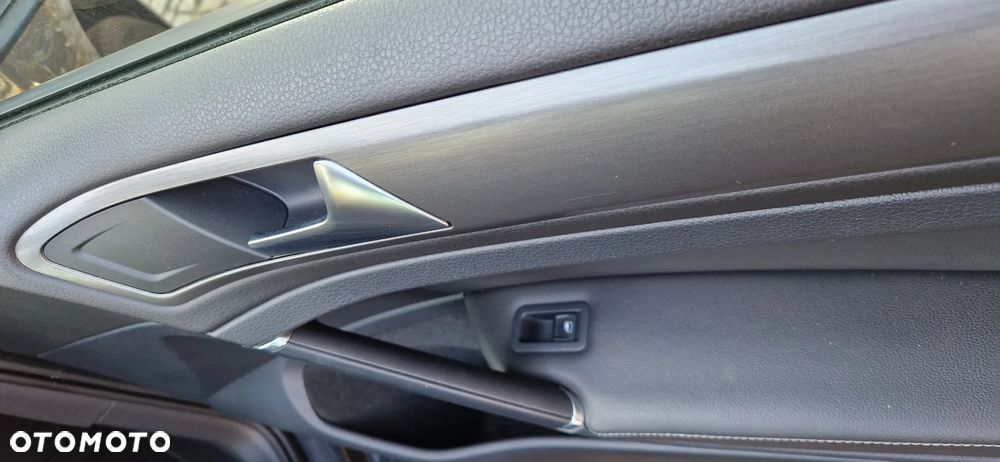 Volkswagen Golf - 24