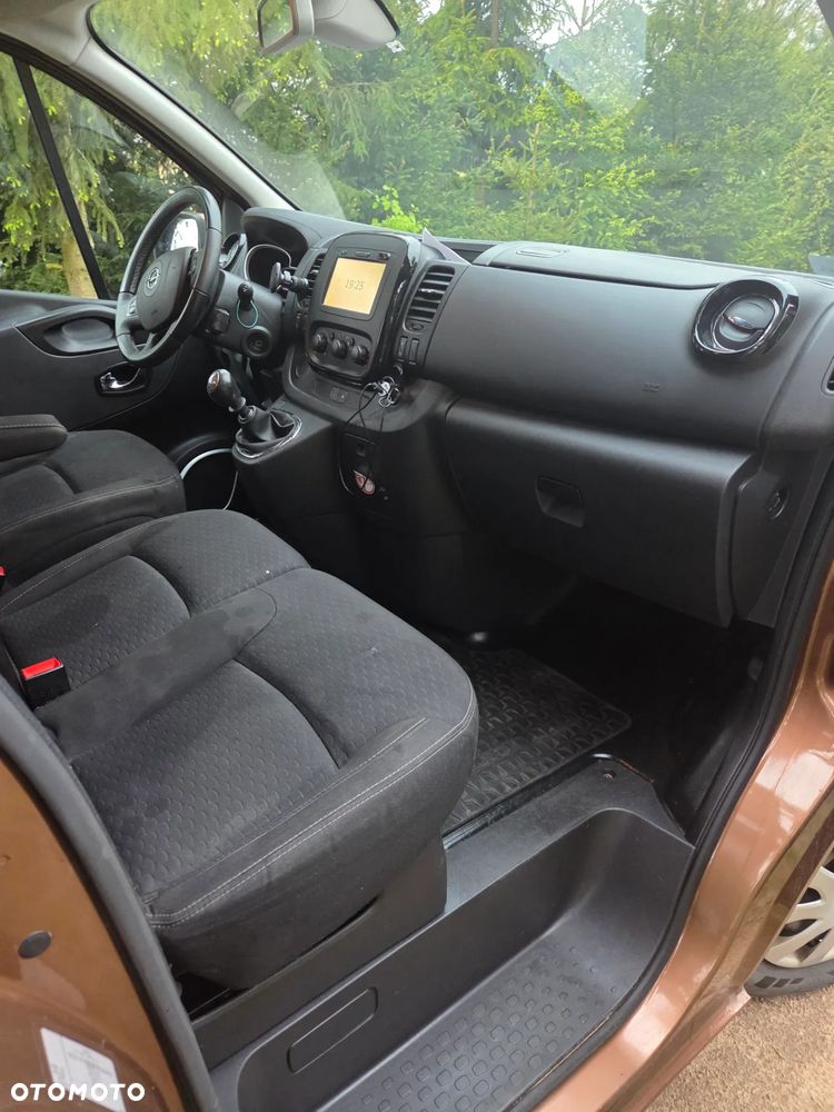 Opel Vivaro - 8