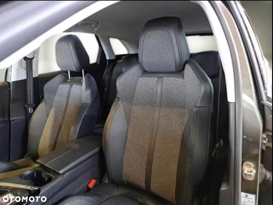 Peugeot 3008 BlueHDi 130 Stop & Start EAT8 Allure - 11
