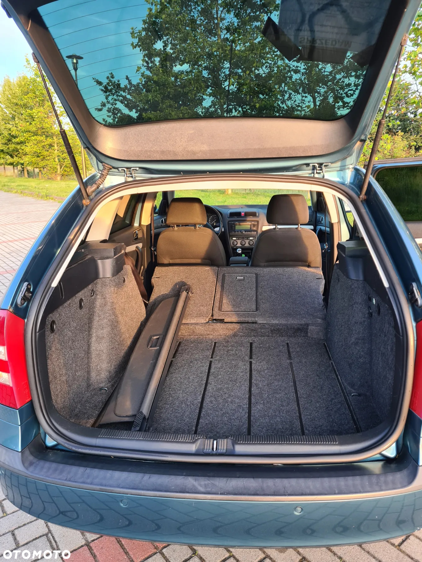 Skoda Octavia 1.6 Ambiente - 9