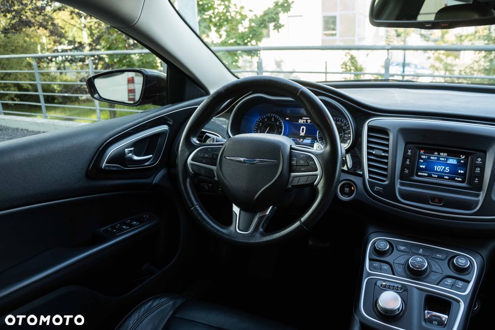 Chrysler 200 - 20