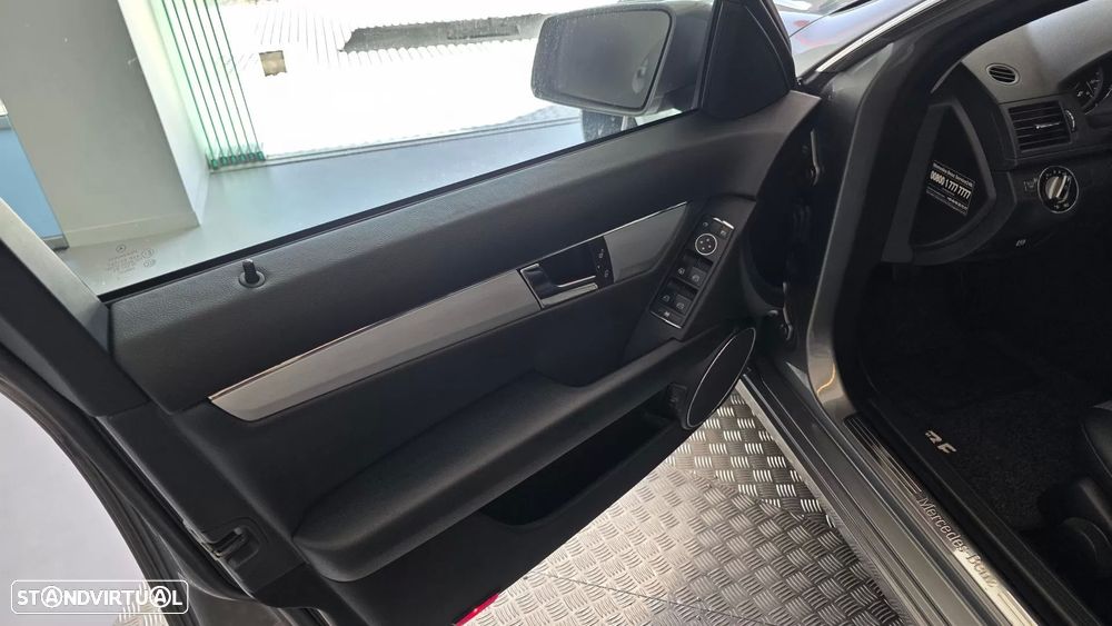 Mercedes-Benz C 220 CDi Avantgarde BlueEfficiency - 31