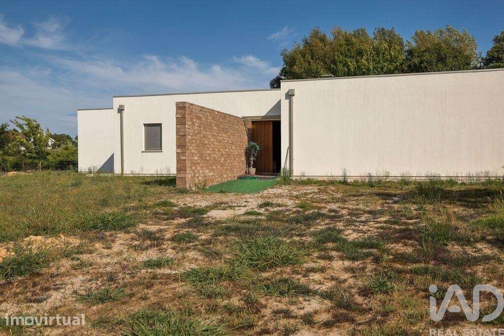 Casa / Villa T4 em Reboreda e Nogueira de 256,00 m2 - Grande imagem: 2/23
