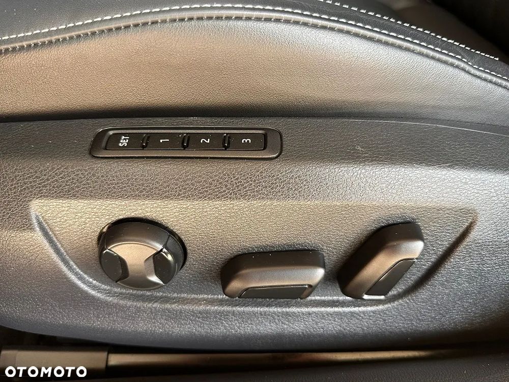 Skoda Superb 2.0 TDI SCR 4x4 L&K DSG - 33