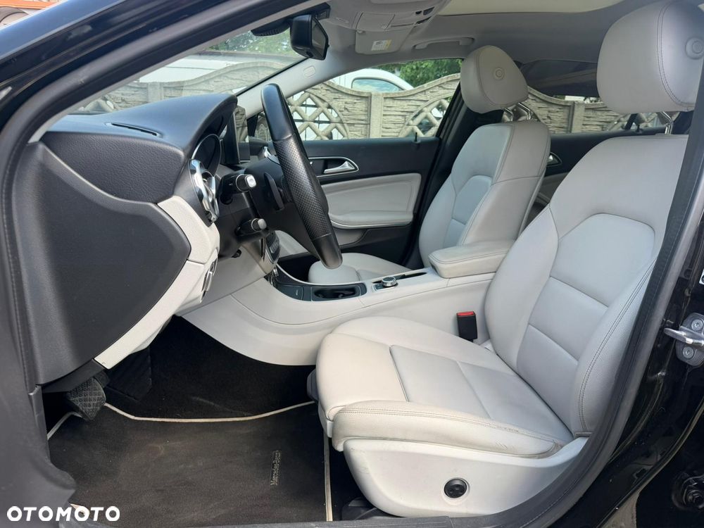 Mercedes-Benz GLA 250 4Matic 8G-DCT AMG Line - 10