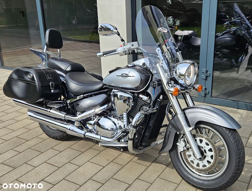 Suzuki Intruder - 1