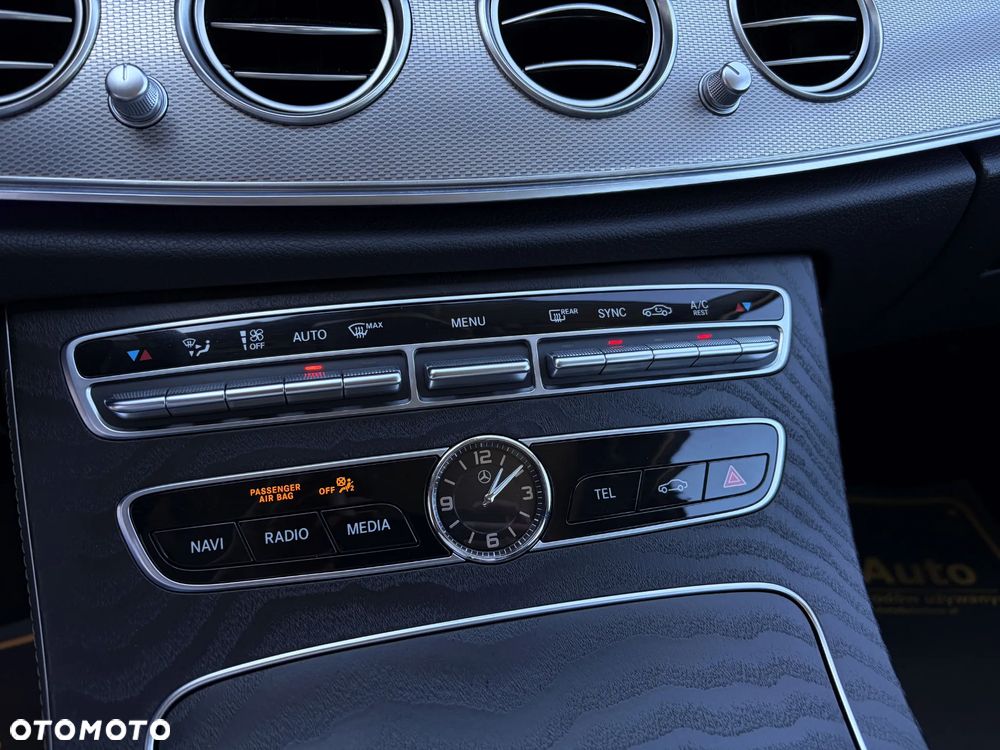 Mercedes-Benz Klasa E 220 d 9G-TRONIC - 32