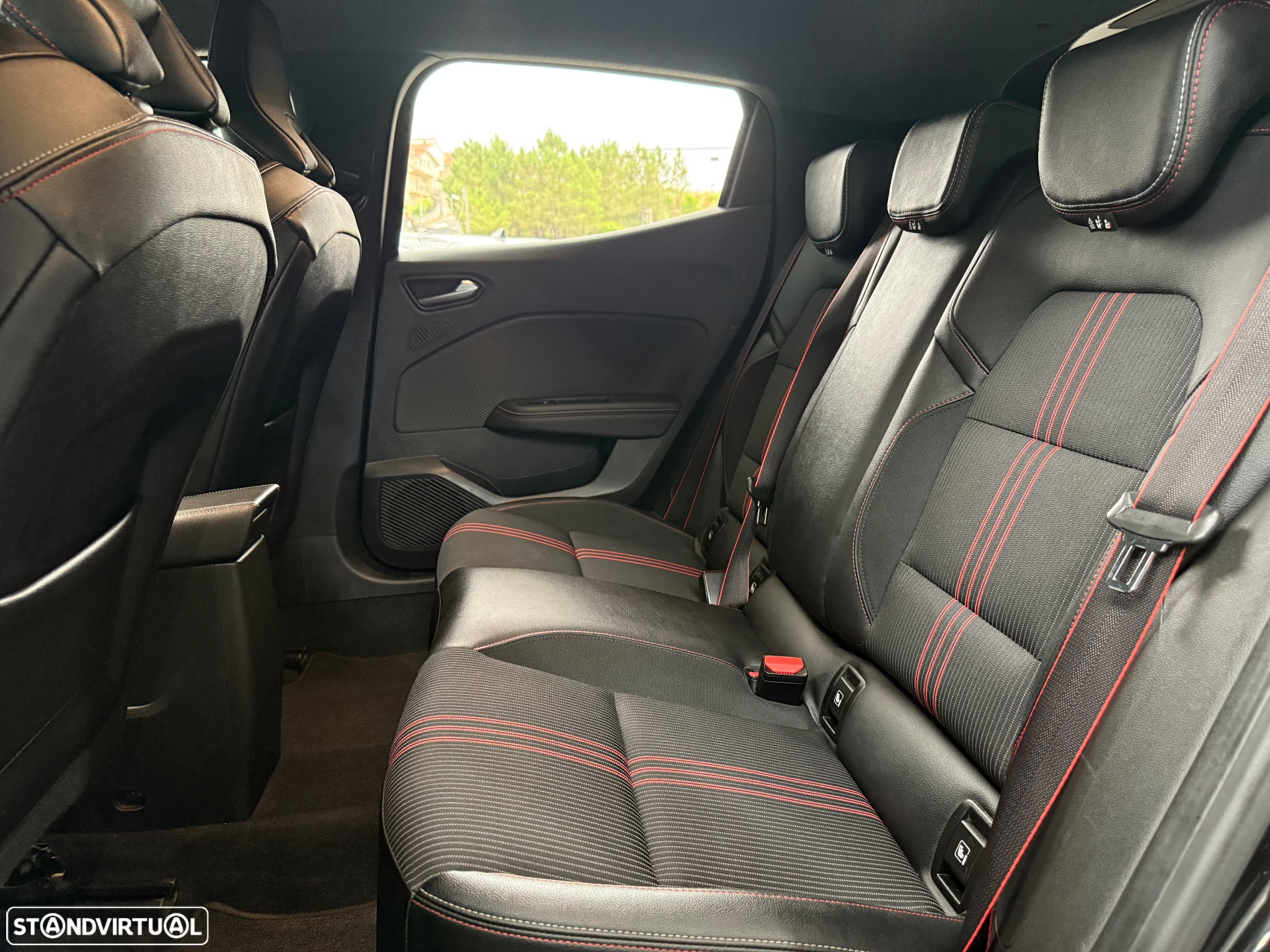 Renault Clio 1.0 TCe RS Line - 36