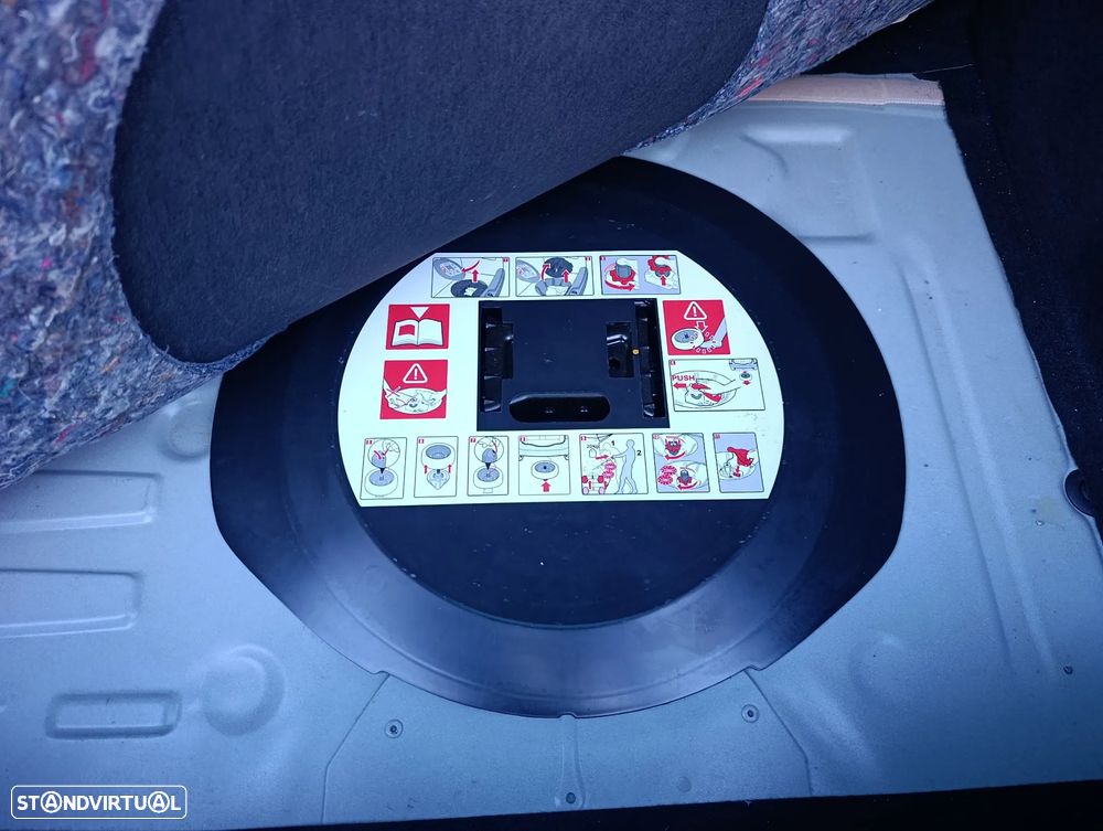 Renault Clio 1.5 dCi Limited EDition - 8