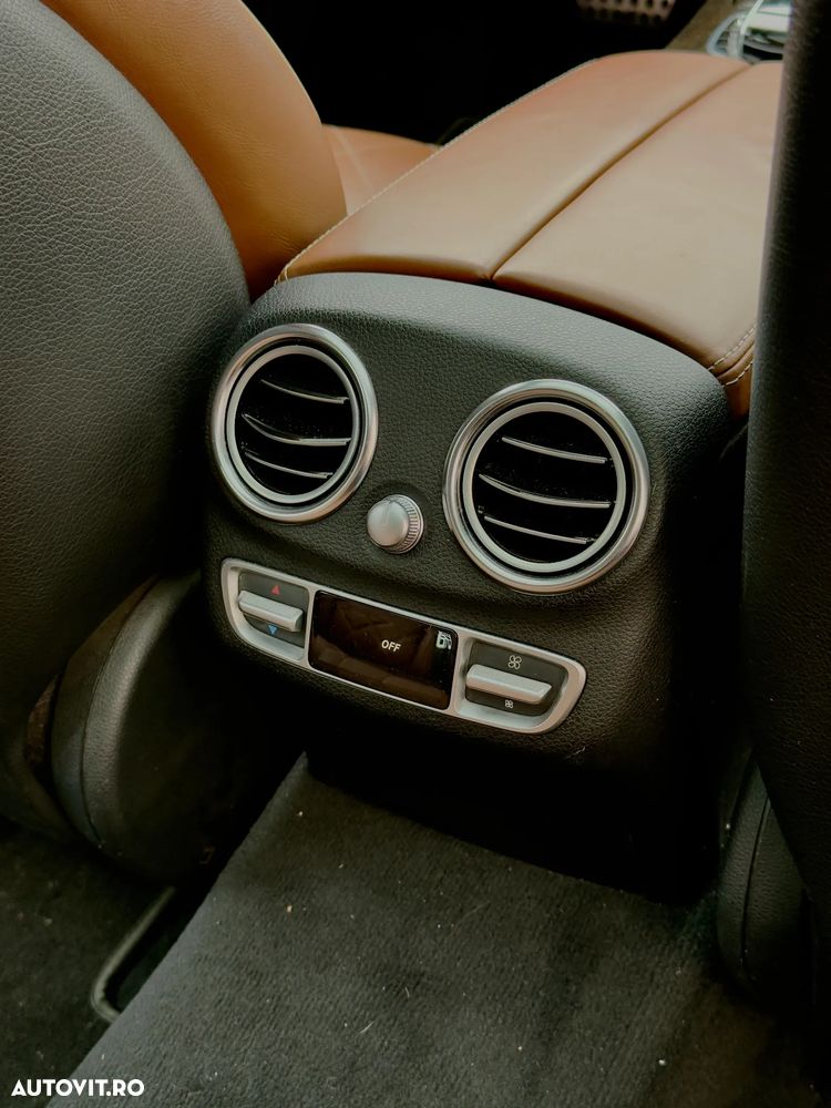 Mercedes-Benz C 63 AMG - 21