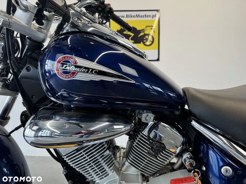 Suzuki Intruder - 22